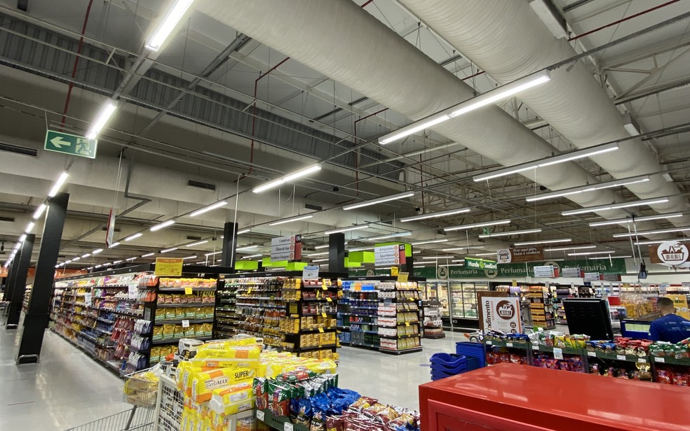 Supermercados abrem normalmente nesta sexta-feira em Natal — Foto: Augusto César Gomes