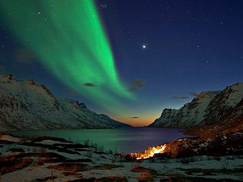 Fotógrafa mineira especialista em 'caçar' aurora boreal faz