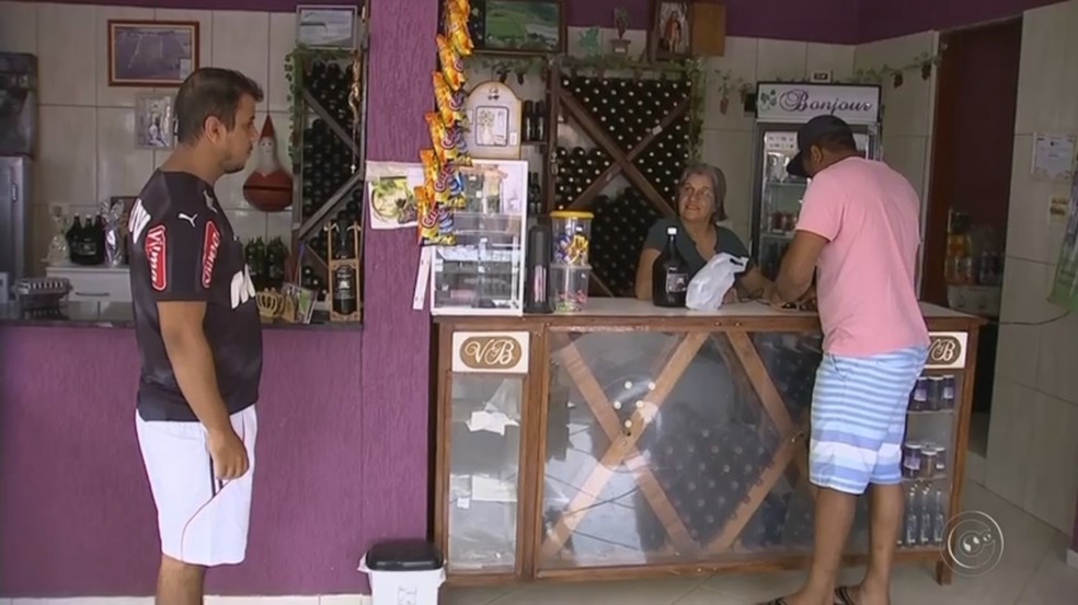 Comerciantes comemoram resultados das vendas de carnaval na região de Itapetininga (Foto: Reprodução/TV TEM)