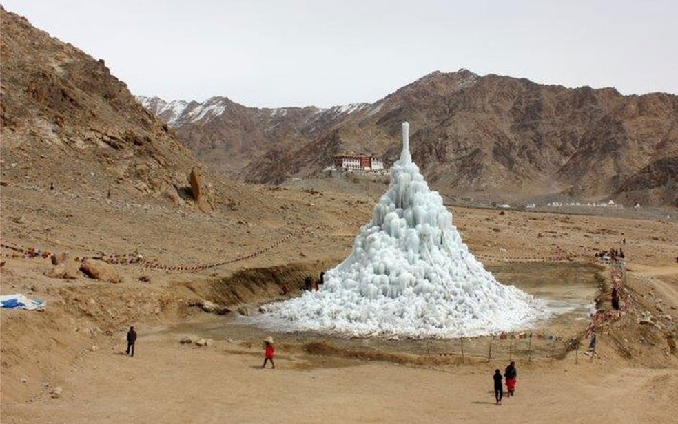 Na primavera, o gelo derrete e fornece água para os cultivo locais (Foto: Sonam Wangchuk)