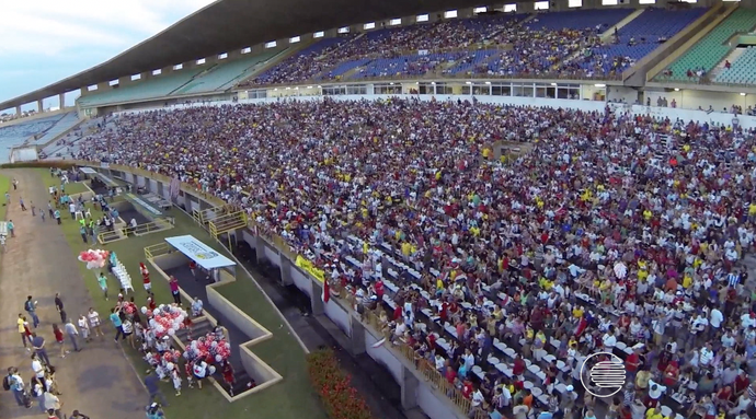 Torcida do River-PI no Estádio Albertão  (Foto: TV Clube)