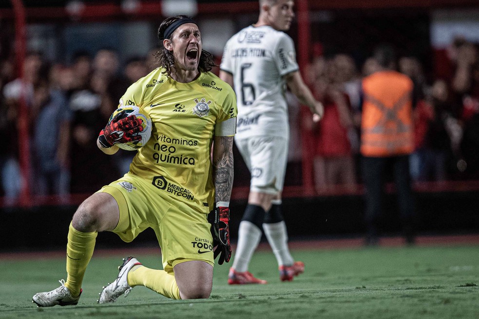 Cássio em Atlético-GO x Corinthians — Foto: Heber Gomes/AGIF