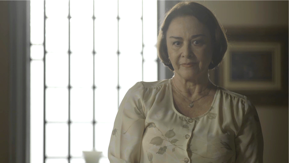 Evelina (Nívea Maria) gosta de saber que Antero (Ary Fontoura) não se recorda de Marlene (Suely Franco), em 'A Dona do Pedaço' — Foto: TV Globo