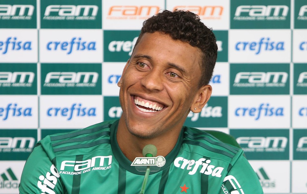 [ENQUETE] Marcos Rocha merecia a vaga de Daniel Alves na seleção?