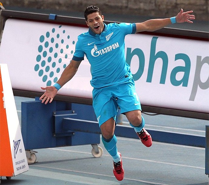 Hulk marca, Zenit vence e assume a liderança do Campeonato Russo