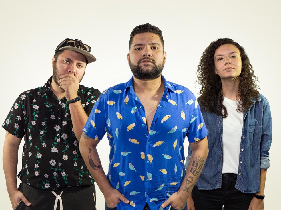 Cantor e compositor Alexandre apresentará músicas do disco "Agosto" no Festival DoSol Sessions — Foto: Daniel Herrera