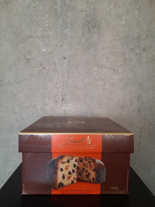 Panettone Lindt Laranja Siciliana e Chocolate Amargo