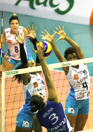 Rio de Janeiro X Araraquara - Super liga feminina de Vôlei (Foto: Alexandre Arruda / CBV)