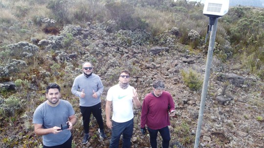 Conheça o grupo de 'caçadores do frio' por trás das medições de temperatura no Pico do Itatiaia