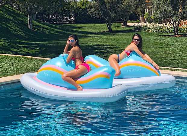Kourtney Kardashian e Kendall Jenner  (Foto: Reprodução/Instagram)