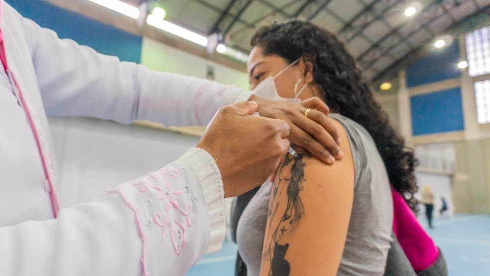 bertioga antecipa vacinacao contra covid 19 para pessoas de 24 anos ou mais mais saude g1
