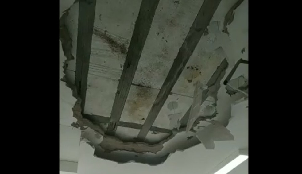 Trecho que desabou em sala da pr&oacute;-reitoria &mdash; Foto: Divulga&ccedil;&atilde;o