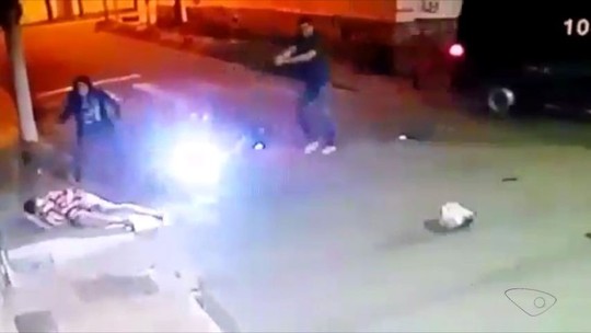 Policial militar reage a assalto, mata criminoso e deixa outro ferido, em Vitória