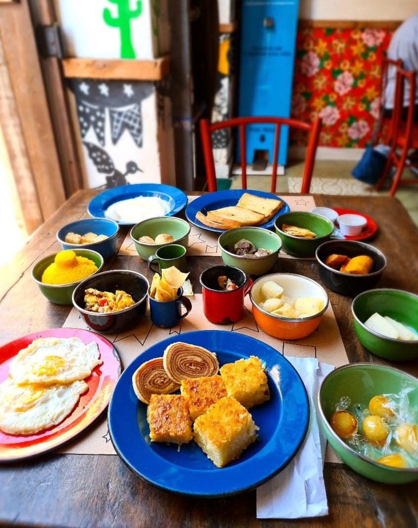 O Café do alto oferece opções de comida nordestina no café da manhã  — Foto: divulgação