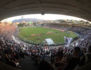 torcida vasco (Foto: Sofia Miranda / GloboEsporte.com)