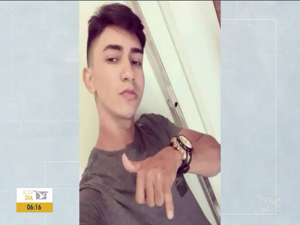Corpo de Rafael Cunha da Silva está sendo velado na cidade de Imperatriz — Foto: Reprodução/TV Mirante