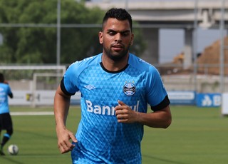 Grêmio diminui parcelas e finaliza trâmites com São Paulo por Maicon
