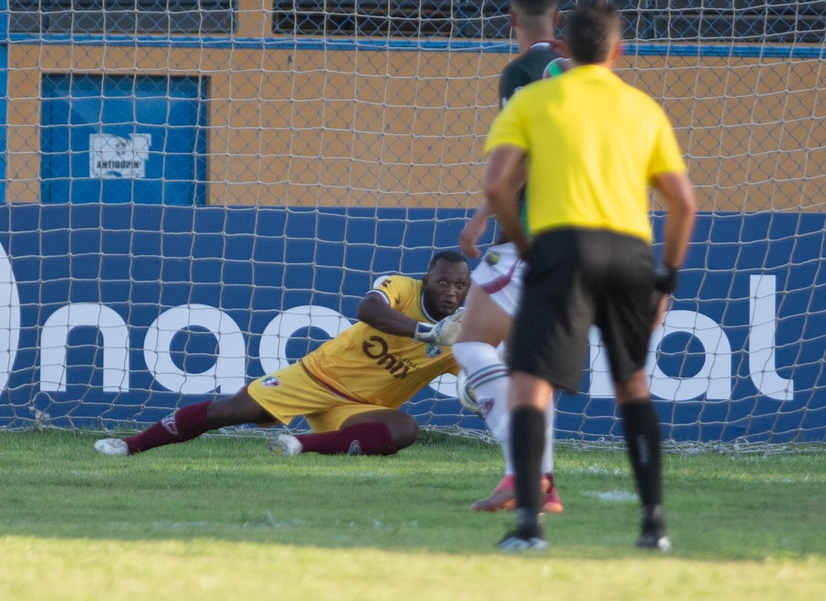avalia-es-do-fluminense-pi-jeferson-salva-no-final-e-ataque-sai
