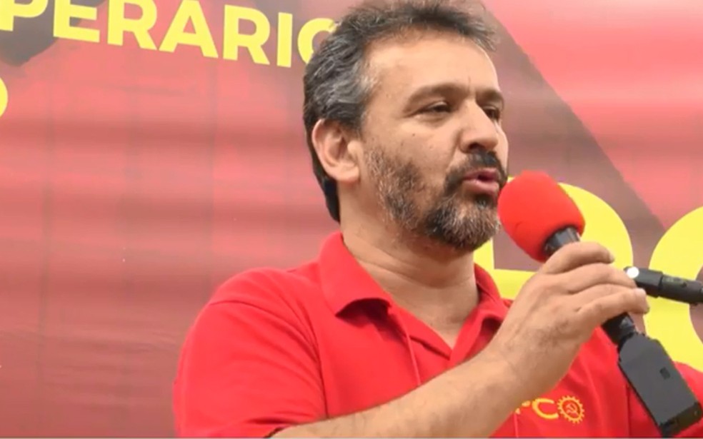 Edson Dorta durante convenção que lançou seu nome como candidato do PCO ao governo de SP (Foto: Reprodução/Facebook )