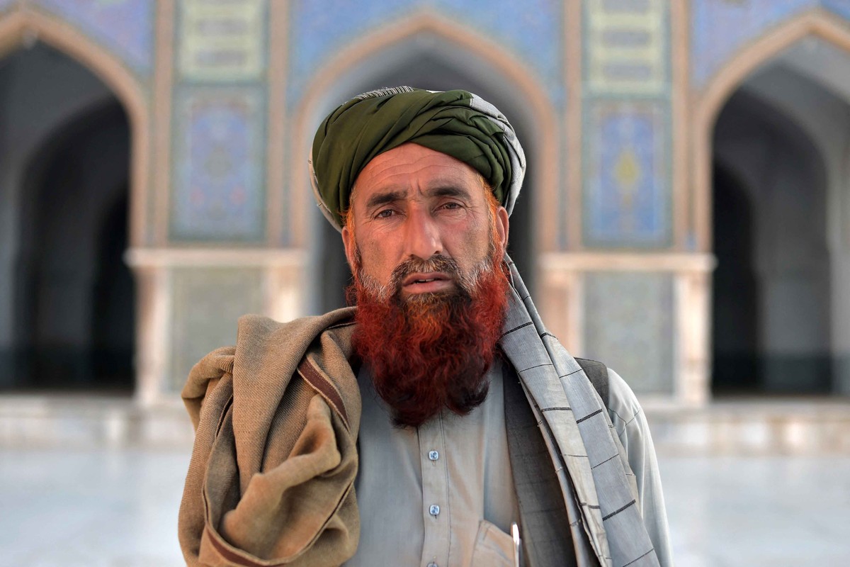 A cultura dos chapéus no Afeganistão dá standing e indica região de origem das pessoas | Moda e beleza