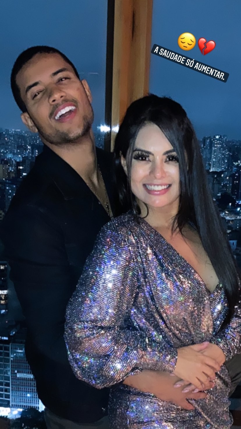 Clevinho Santos, marido de Paulinha Abelha, desabafa sobre saudade em foto com a cantora (Foto: Reprodução/Instagram)
