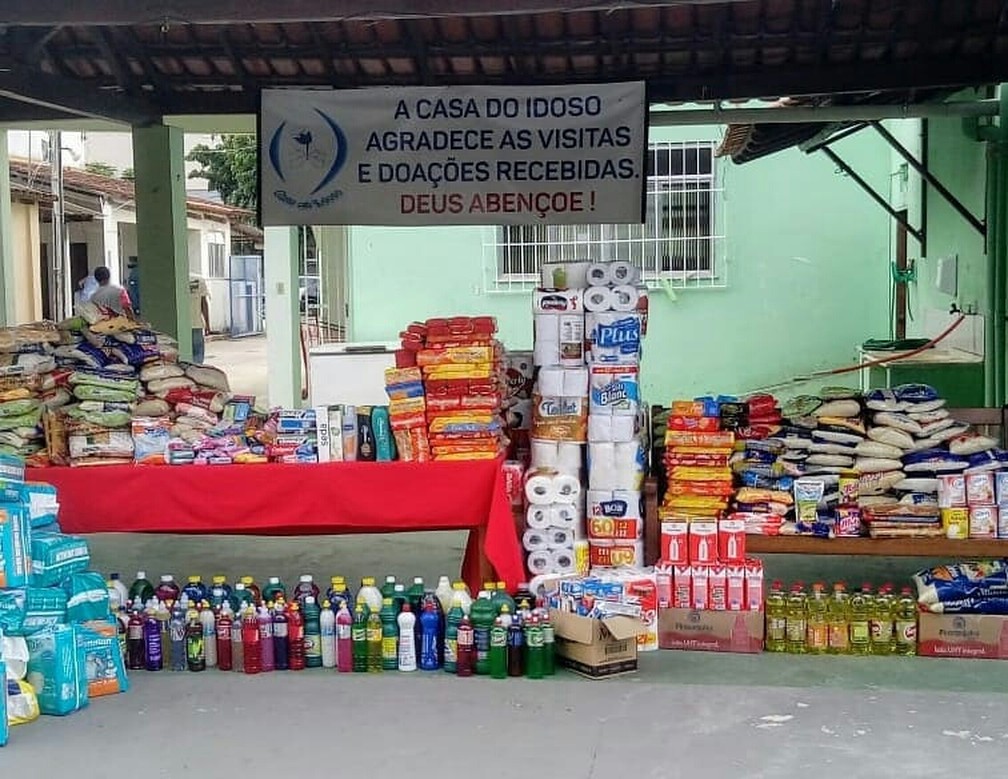 Casa do Idoso em Macaé recebe doação de produtos arrecadados por calouros de medicina da UFRJ em trote solidário — Foto: Divulgação/Centro Acadêmico e Comissão de Acolhimento UFRJ