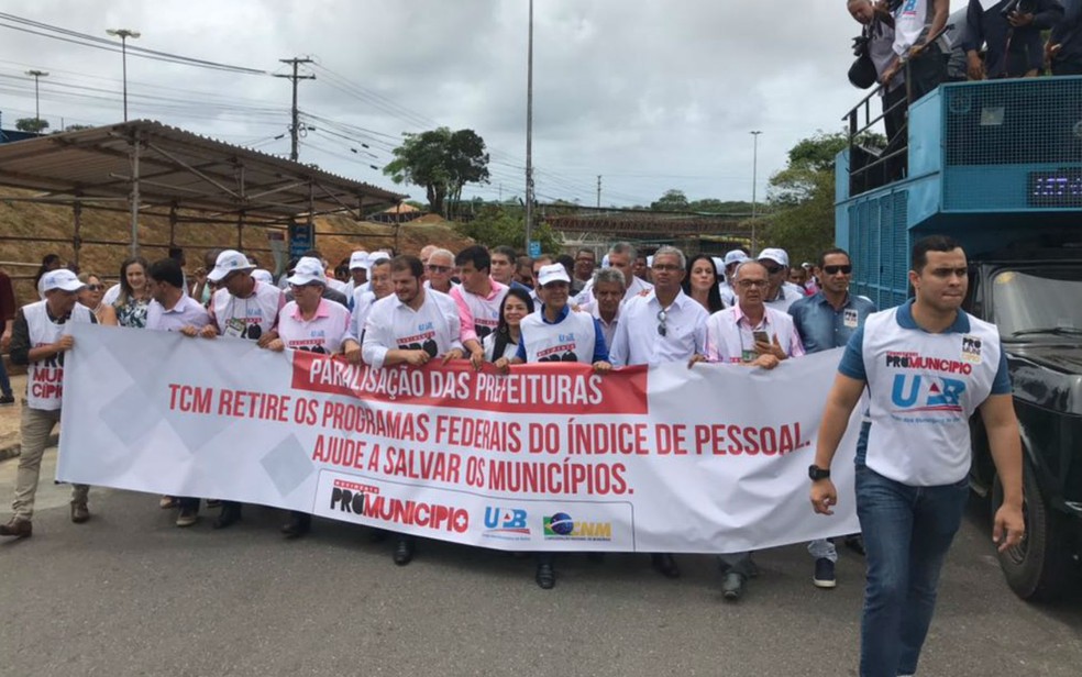 Prefeitos realizam caminhada no CAB (Foto: Divulgação/UPB)