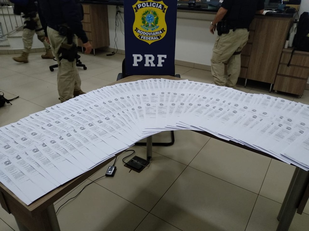 São 213 multas de trânsito não pagas em rodovias brasileiras, segundo a PRF — Foto: Divulgação/PRF