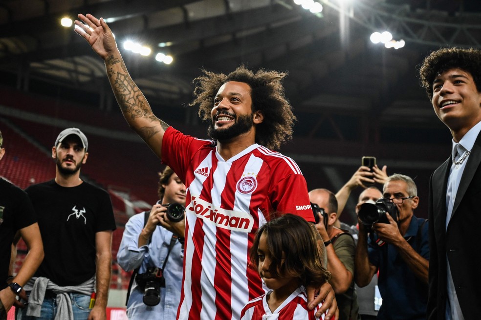 Depois de 15 anos jogando pelo Real Madrid, Marcelo deixou o clube e se juntou ao Olympiacos, da Gr�cia � Foto: Angelos Tzortzinis / AFP