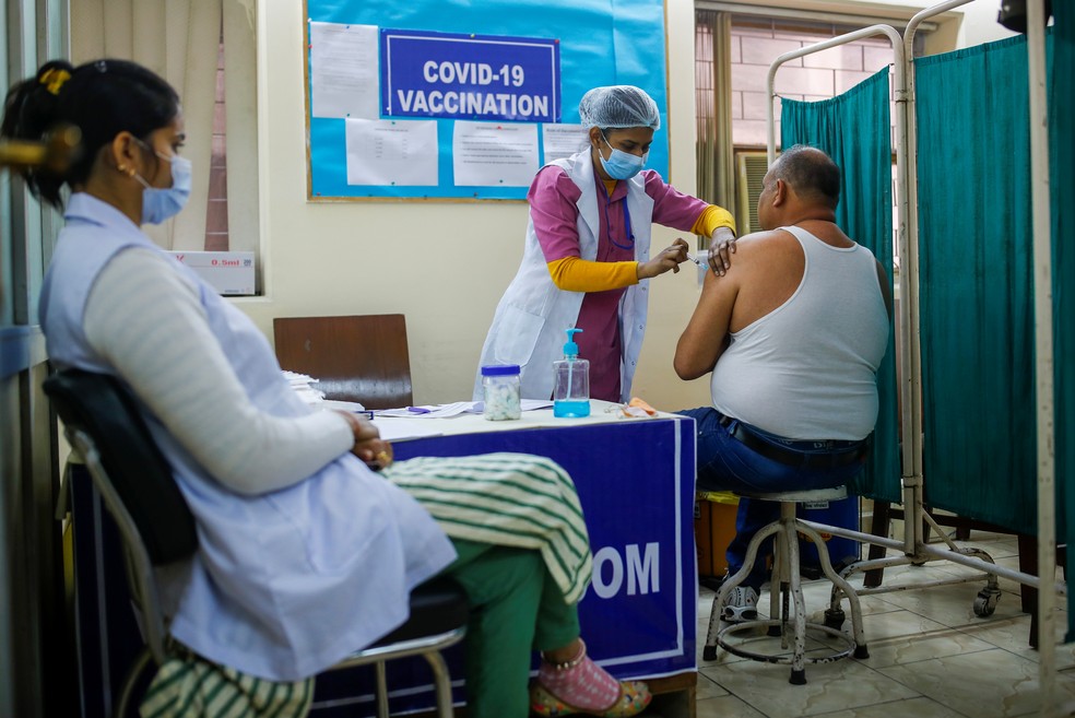 Posto de vacinação contra a Covid-19 em Nova Déli, na Índia, em 13 de fevereiro — Foto: Adnan Abidi/Reuters