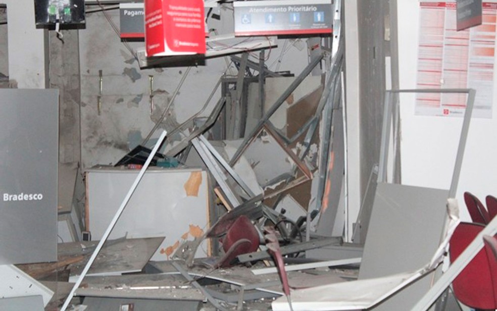 Banco foi explodido em Monte Santo, na Bahia (Foto: MonteSanto.net)