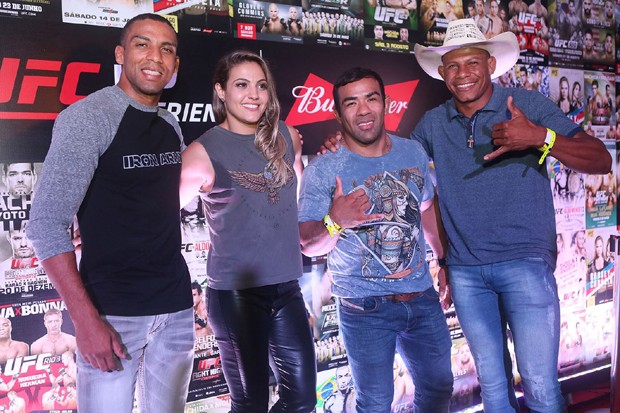 Edson Barbosa, Poliana Botelho, Jéssica Andrade, Michel Trator e Alex Cowboy (Foto: Iwi Onodera/Ed. Globo)