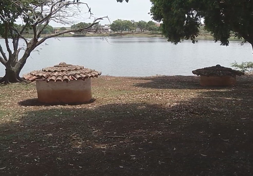 Lago está parcialmente interditado por conta das capivaras em Ipaussu — Foto: Reprodução/TV TEM