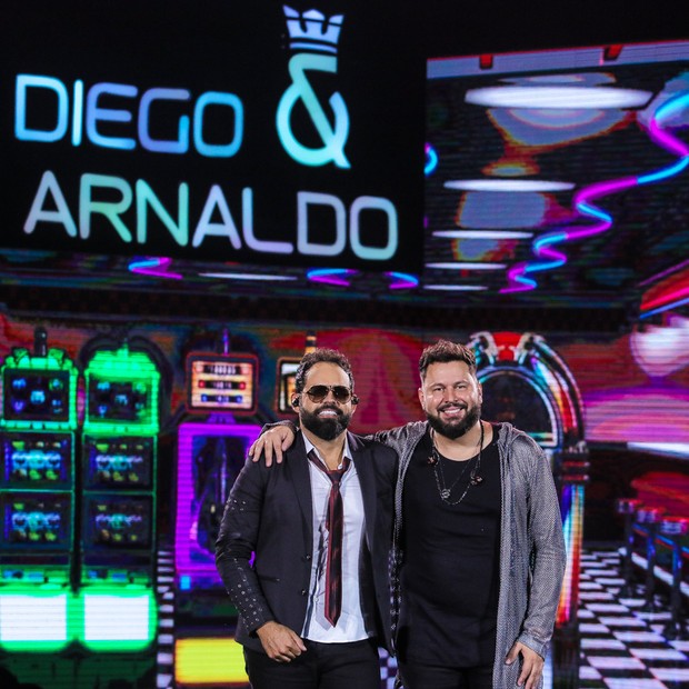 Diego e Arnaldo gravam DVD em Goiânia (Foto: Thiago Duran/AgNews)