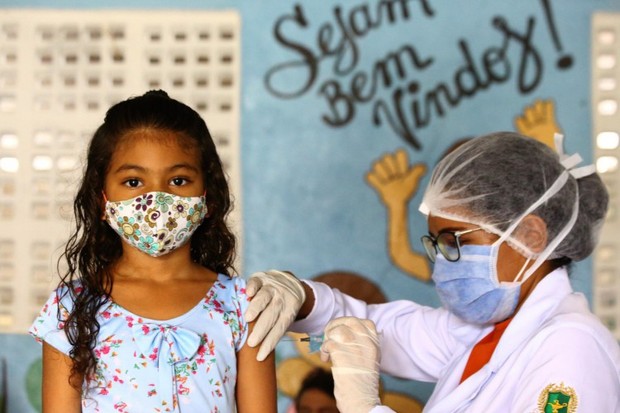Vacinação em crianças (Foto: Prefeitura de Fortaleza/Divulgação)