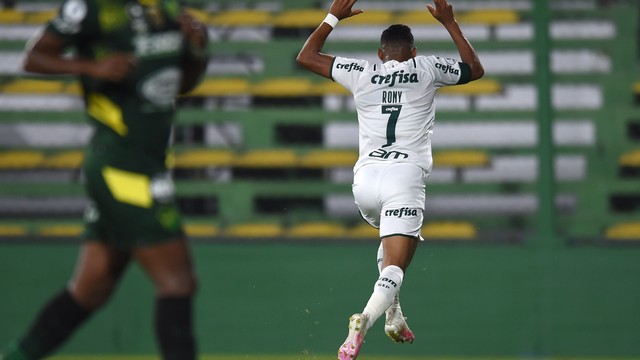 Rony celebra gol do Palmeiras diante do Defensa y Justicia, pela Recopa Sul-Americana