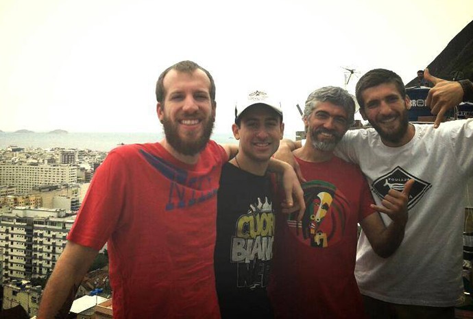 Grupo de argentinos alugou casa em favela carioca