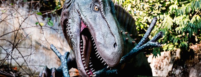 Uma das mais de 40 reproduções de dinossauros do parque Terra dos Dinos, que será inaugurado em Miguel Pereira dia 27 de outubro — Foto: Divulgação / Terra dos Dinos