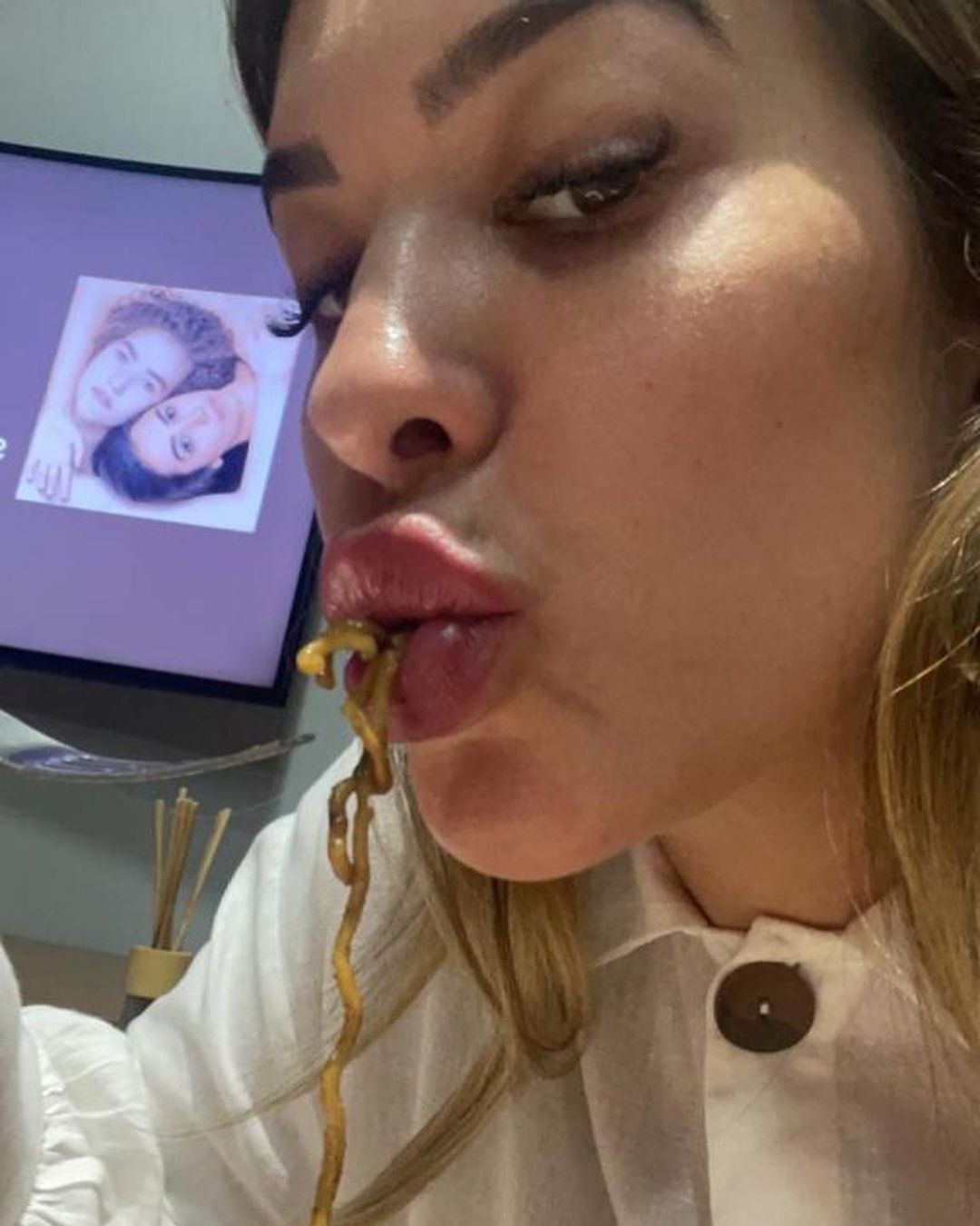 Choro, fome e outras coisas mais: Lore Improta abre álbum de fotos da gravidez (Foto: Reprodução/Instagram)