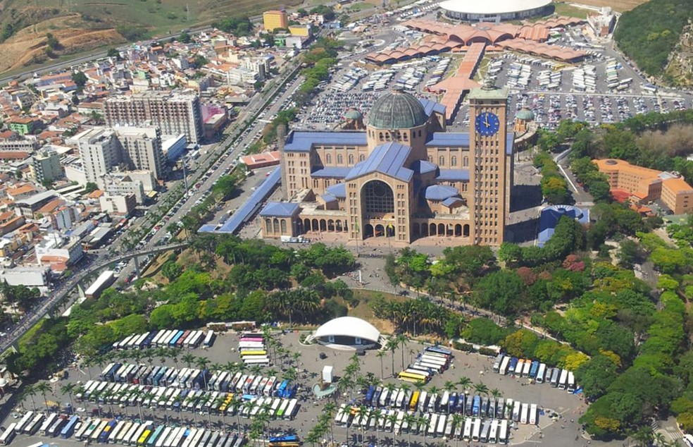 Basilica Comeca A Cobrar Estacionamento De Fieis Da Arquidiocese De Aparecida Vale Do Paraiba E Regiao G1