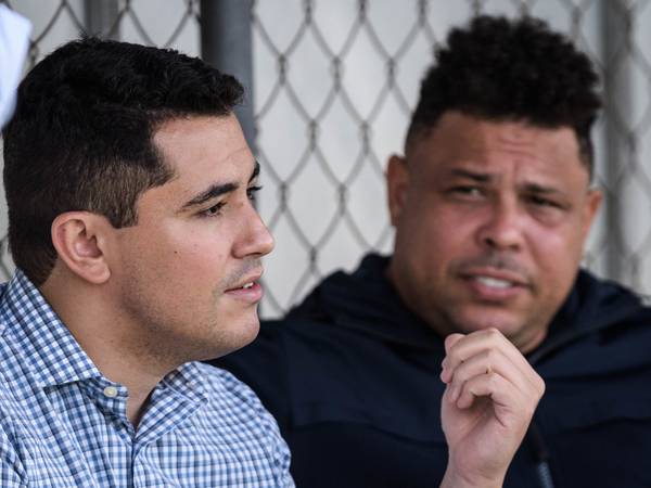 Trajetória de Pedro Martins no Cruzeiro: reforços, técnicos e acesso à Série A.