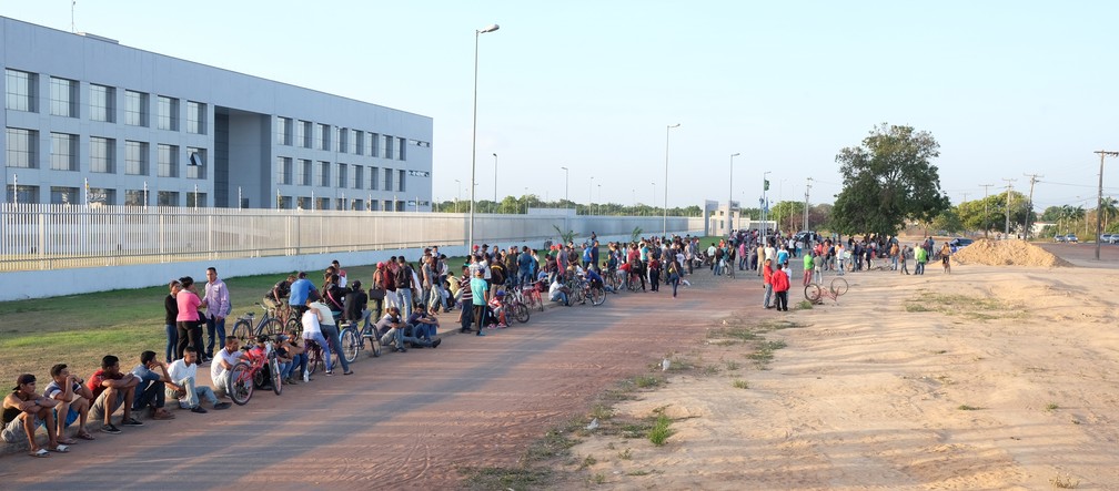Venezuelanos fazem fila para agendar pedidos de refúgio e de residência temporária em Boa Vista (Foto: Inaê Brandão/G1 RR)