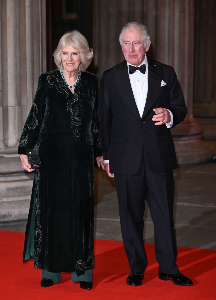 LONDON, ENGLAND - FEBRUARY 09: Prince Charles, Prince of Wales and Camilla, Duchess of Cornwall attend a reception to celebrate the British Asian Trust at British Museum on February 09, 2022 in London, England. (Photo by Karwai Tang/WireImage) (Foto: WireImage)