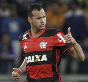 Réver gol Flamengo Cruzeiro (Foto: THOMAS SANTOS/AGIF/ESTADÃO CONTEÚDO)