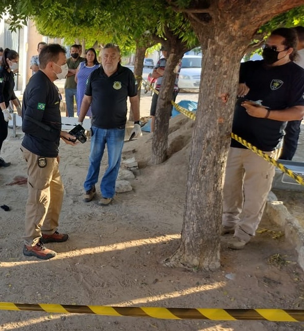 Homem &eacute; morto com pedrada na cabe&ccedil;a em Mossor&oacute; &mdash; Foto: Marcelino Neto