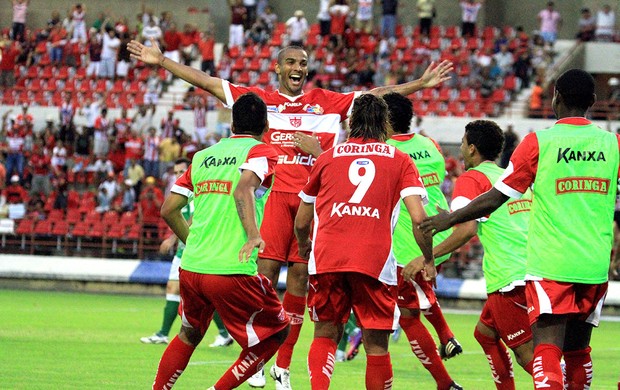 Filipe comemora o gol ,marcado contra o Luverdense (Foto: Ailton Cruz/ Gazeta de Alagoas)