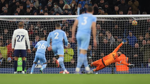 Manchester City cede empate ao Tottenham e cai para 3º no Campeonato Inglês  - Rádio Itatiaia