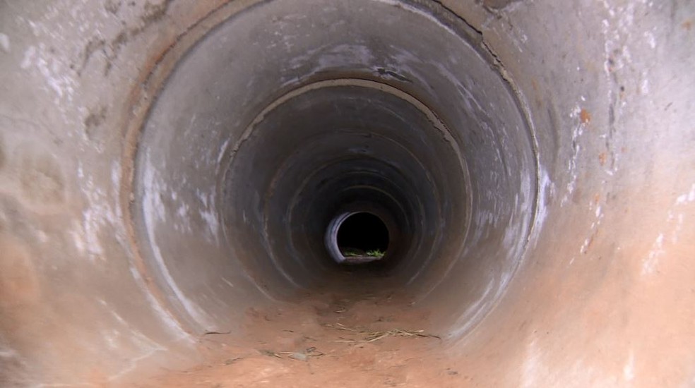 Criança teria atravessado túnel sob o Anel Viário Magalhães Teixeira, em Campinas — Foto: Reprodução/EPTV