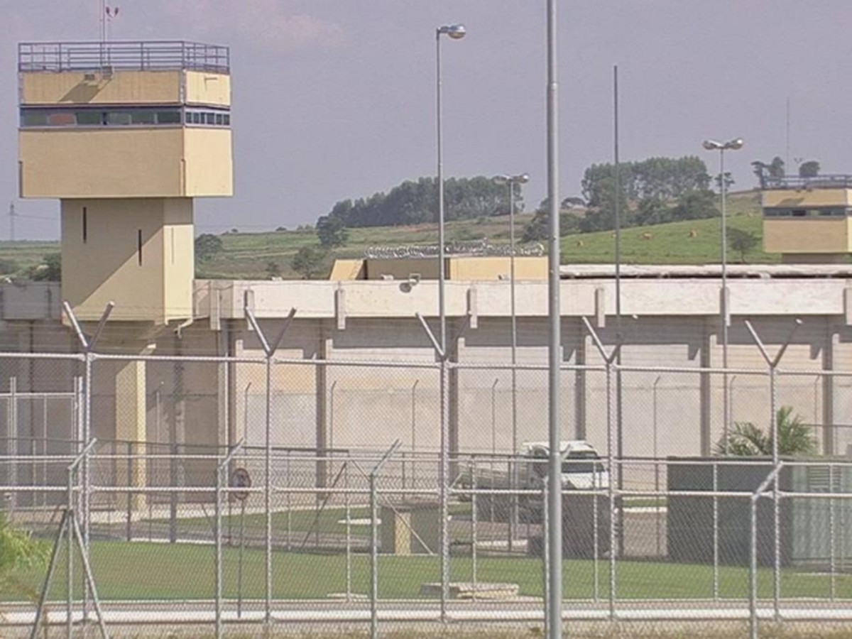 Agentes penitenciários denunciam diretor por supostos casos de assédio