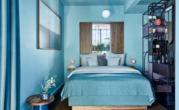 Décor do dia: da roupa de cama ao teto, um quarto todo azul (Foto: Divulgação)